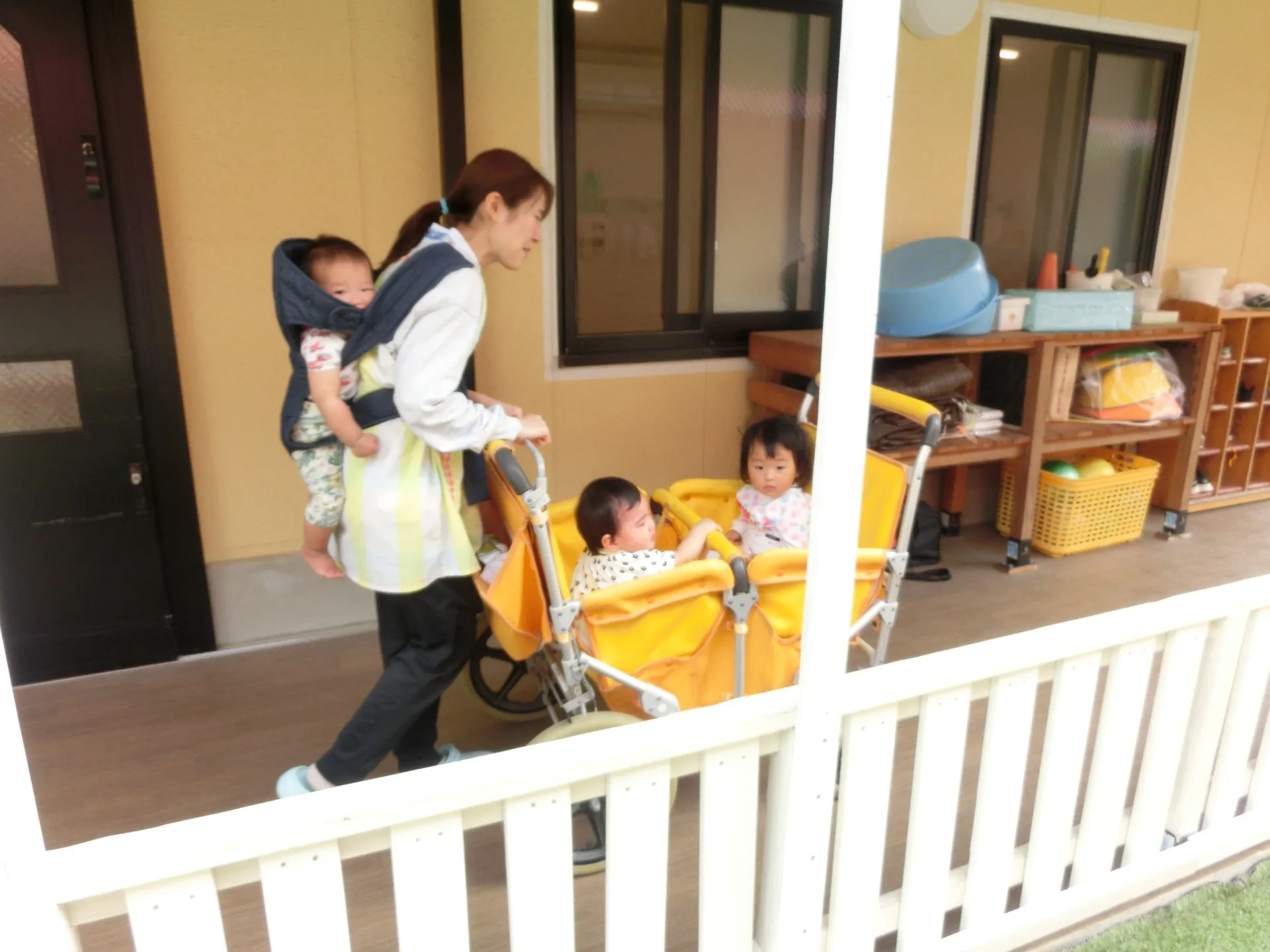 ０・１歳児クラスの様子